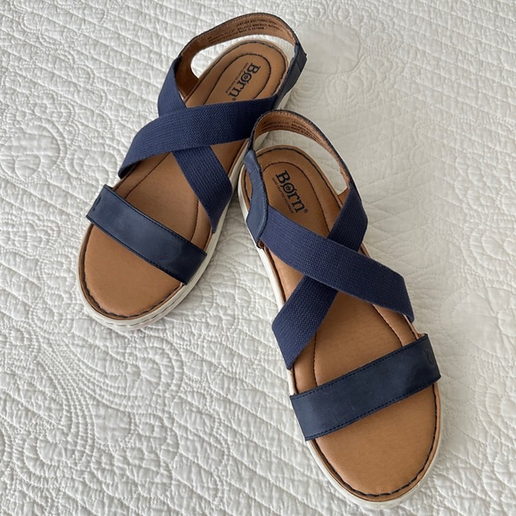 Born Women’s Jayla Navy Blue Cross-Strap Sandals Size 9 - Picture 2 of 16